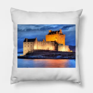 Eilean Donan Castle HDR , January 2016 Pillow