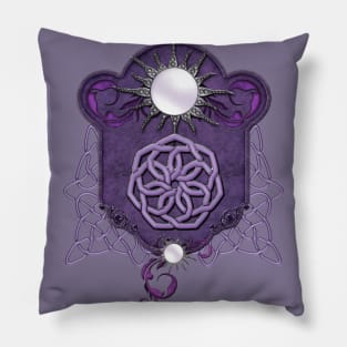 Elegant decorative celtic knot Pillow