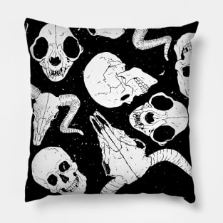 Skullz pattern Pillow