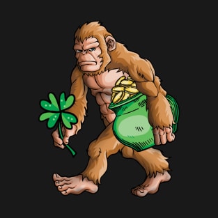 Bigfoot Carrying Shamrock Gold Funny St Patrick's Day Boys T-Shirt