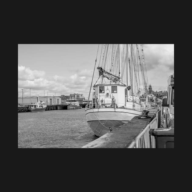 Sailing boat moored in Great Yarmouth harbour by yackers1