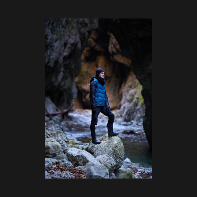 Teenager in a canyon by naturalis