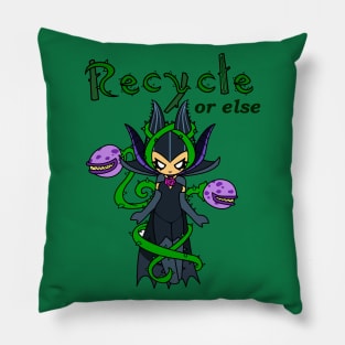 RECYCLING QUEEN SAM Pillow