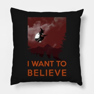 I want to believe - Halloween witch is flying in the moonlight Pillow