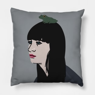 Cute and Funny Just a Girl Who Loves Frogs Women and Moms Pillow