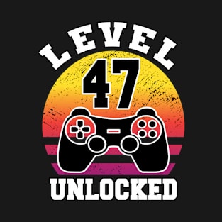 level 47 unlocked 47 Years Old retro 80s 47th Birthday gamer T-Shirt