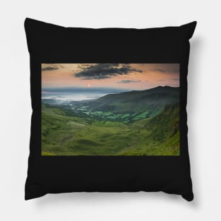 Glyn Tarell from Craig Cerrig-gleisiad with Pen y Fan and Corn Du, Brecon Beacons National Park, Wales Pillow
