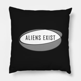 Aliens Exist. Flying saucers Pillow