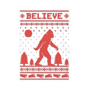 believe bigfoot christmas T-Shirt