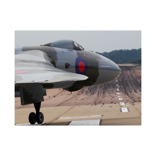 RAF Vulcan XH558 lining up by captureasecond