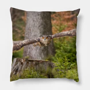 Eagle Owl in flight. Pillow