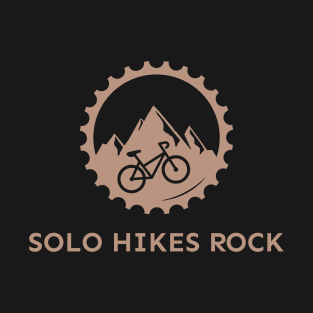 Solo Hikes Rock, Solo Traveling, Solo Adventure T-Shirt