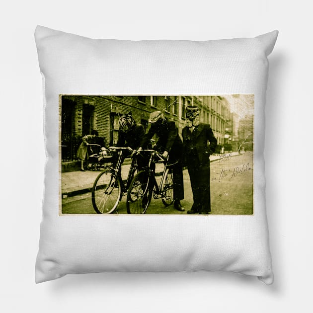 Wild Bicycle Race warm v. Pillow by FattoAMano