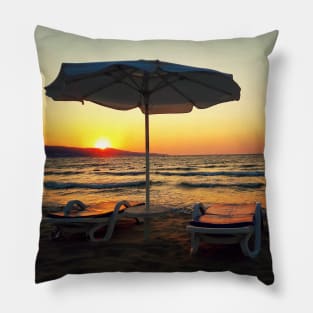 sea sunrise Pillow