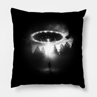 epic ufo from space Pillow