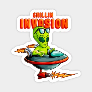 Alien chillin invasion Magnet