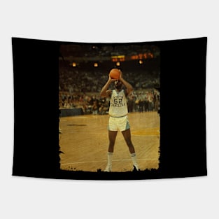 James Worthy - Vintage Design Of Basketball Tapestry