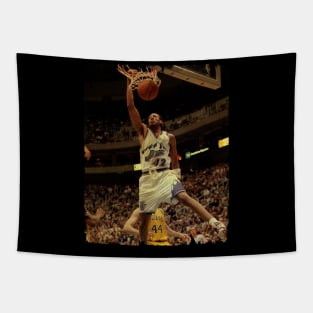 Donyell Marshall - Vintage Design Of Basketball Tapestry