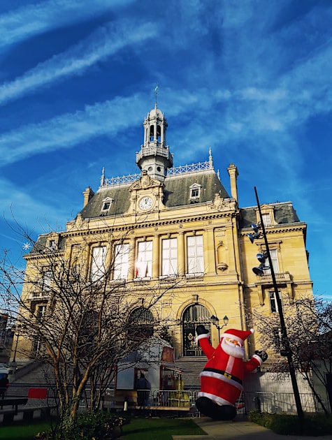 Asnires sur Seine city hall Kids T-Shirt by psychoshadow