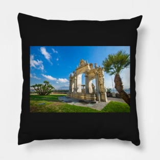 Fontana del Gigante o dell'Immacolatella in Naples. Italy Pillow