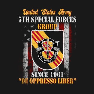 US Army 5th Special Forces Group Skull Flag Since 1961 De Oppresso Liber 5th SFG - Gift for Veterans Day 4th of July or Patriotic Memorial Day T-Shirt