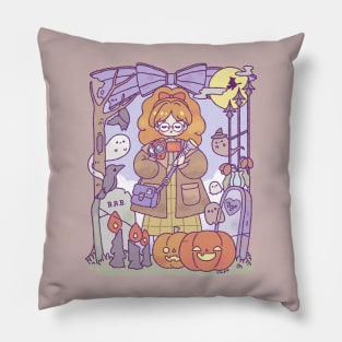 Ghost hunter Pillow