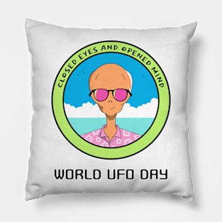 Celebrating Ufo Day Pillow