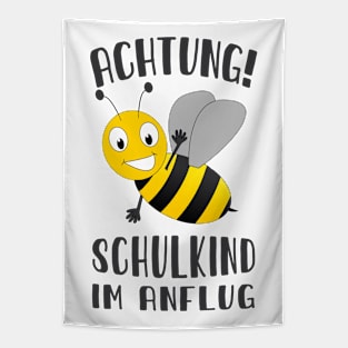 Achtung! Schulkind im Anflug | Einschulungsgeschenk Tapestry