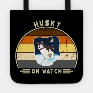 Husky On Watch. Perfect Funny Husky and Dogs Lovers Gift Idea, Distressed Retro Vintage Tote