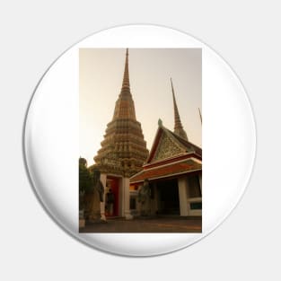 Fourth entrance view to Phra Chedi Rai at Wat Pho Pin