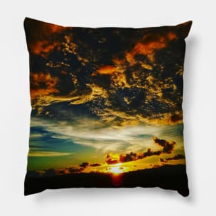 the beautiful sunset view from my garden Pillow