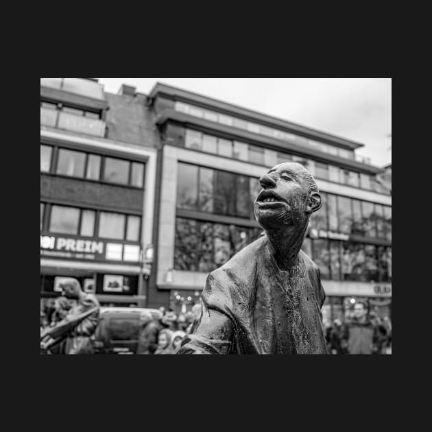 City centre statue by yackers1