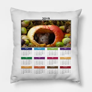 wild house mouse  in a apple calendar Pillow