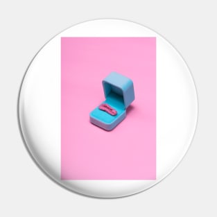 Chewing gum ring Pin