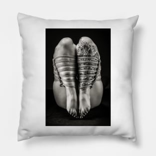 Rope Symmetry Pillow