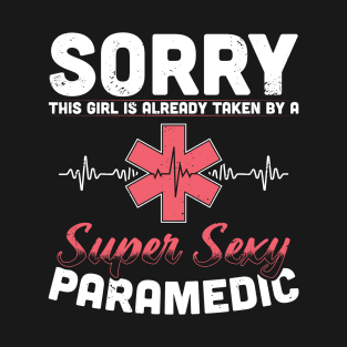 Paramedic Wife EMT ER Paramedic Girlfriend T-Shirt