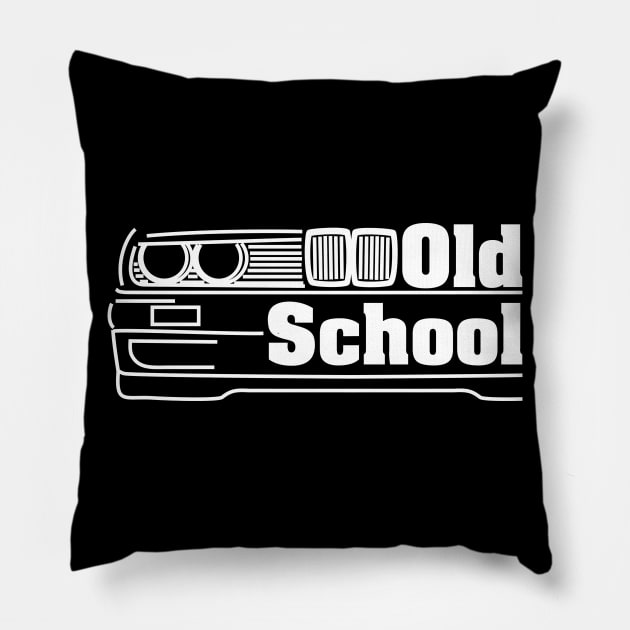 E30 White Pillow by vakuera