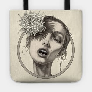 Katty White Flower Circle Tote