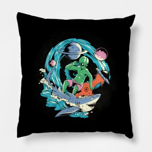 Alien surfing Pillow