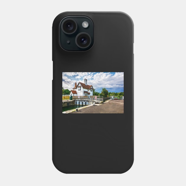 The Lock Keeper's Cottage At Goring Phone Case by IanWL