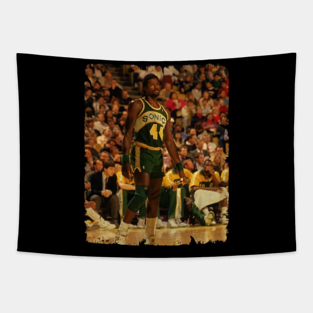 Michael Cage /// Michael Cage Vintage Design Of Basketball /// 70s Tapestry by Statman Sports