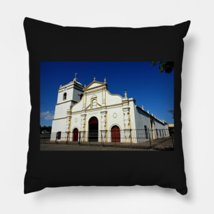 Nicaragua - Eglise de  Masaya Pillow