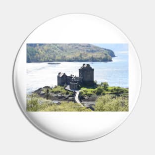 Eilean Donan Castle , the Highlands , Scotland Pin