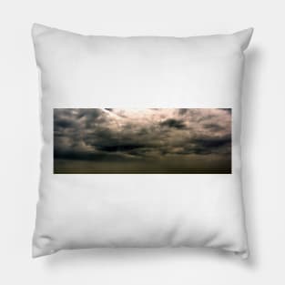 Texture of dark dramatic cloudy sky Pillow