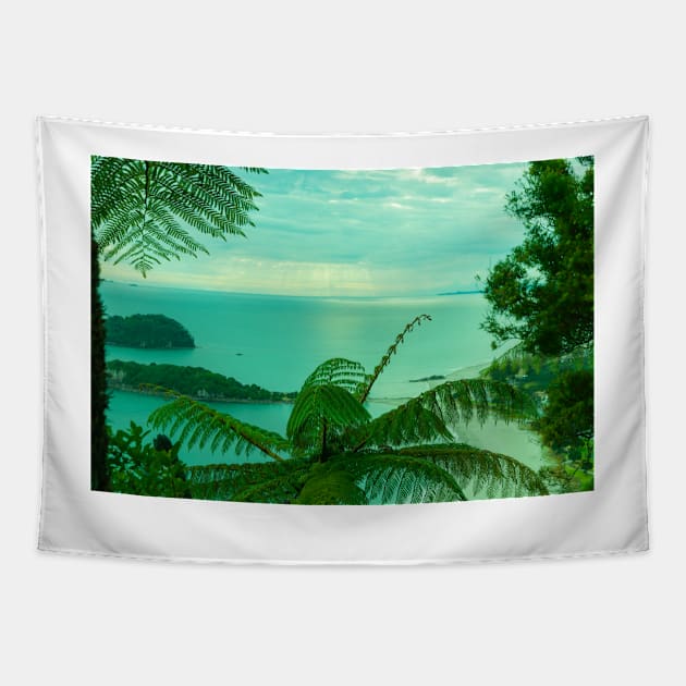 Retro tones tree fern frond frame view Tapestry by brians101