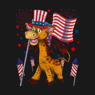 Cute Animal Giraffe Lover Patriotic American 4th Of July USA T-Shirt