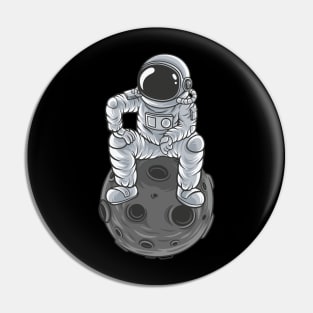 Astronaut on the Moon - Astronaut Suit - Spaceman Pin