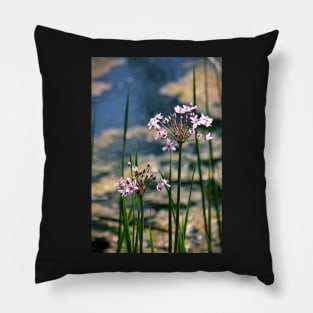 Wild Garlic (vert) Pillow