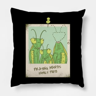 Happy Family - Praying Mantis Family Photo Funny Gift Pillow