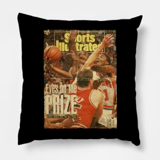 COVER SPORT - SPORT ILLUSTRATED - EYES ON THE PRIZE Pillow